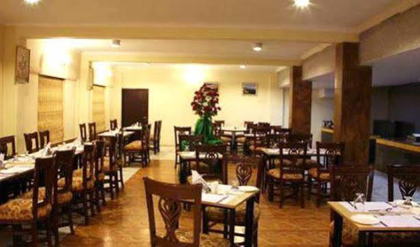 ホテルSarovar Portico Badrinath Joshīmath レストラン 写真